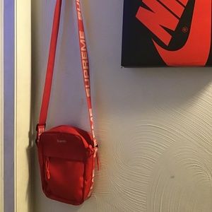 Supreme shoulder bag ss18